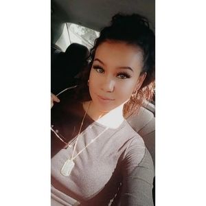 Meet your Posher, Desiree